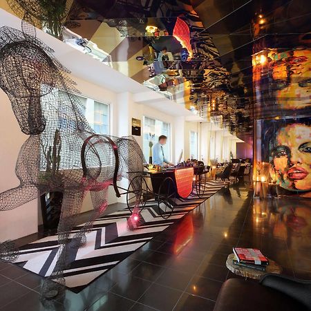 อะเดลฟี โฮเต็ล Hotel เมลเบิร์น ภายนอก รูปภาพ The lobby of the Mandarin Oriental, Munich