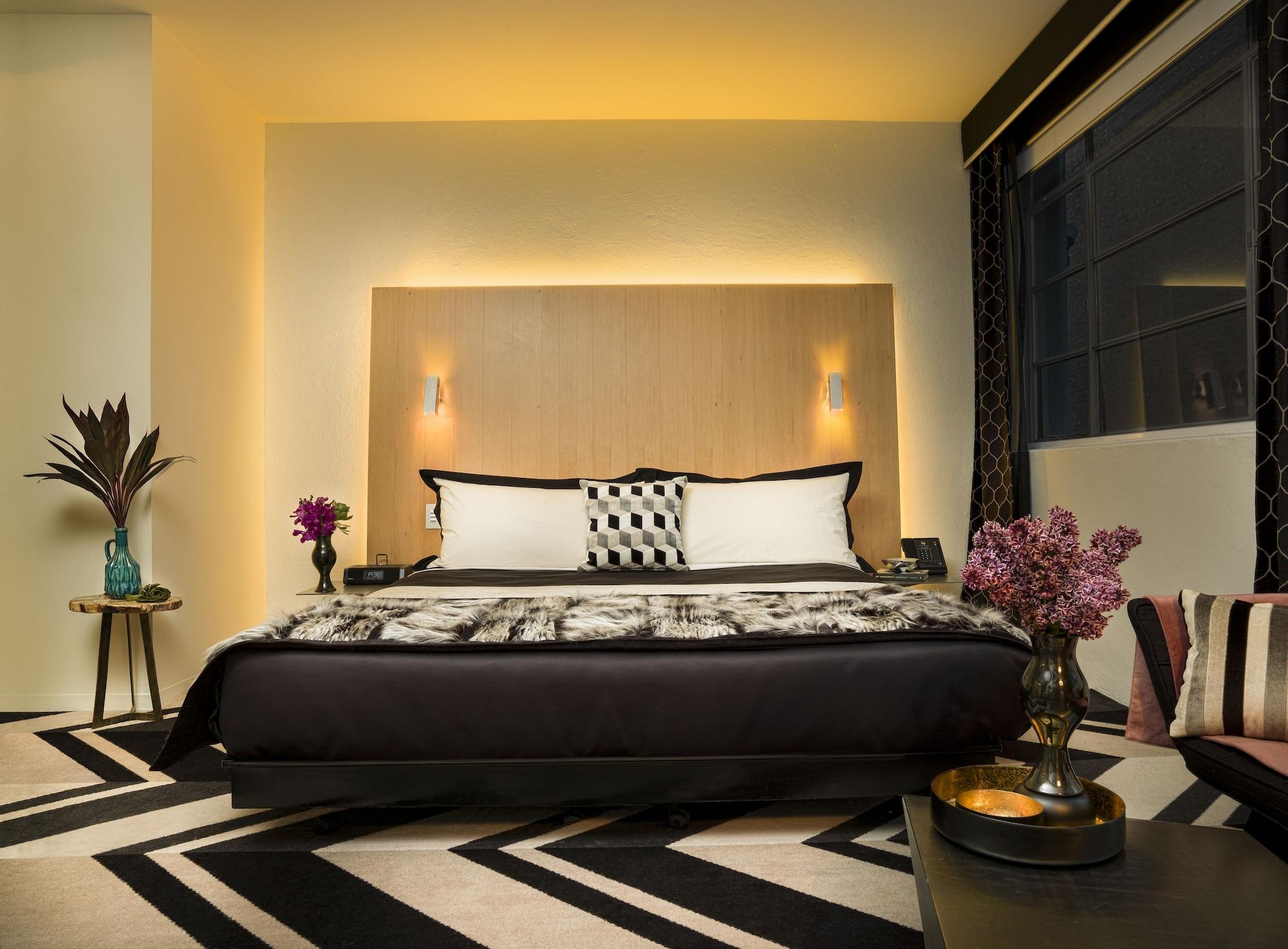 อะเดลฟี โฮเต็ล Hotel เมลเบิร์น ภายนอก รูปภาพ A bedroom at the Mandarin Oriental, Bangkok