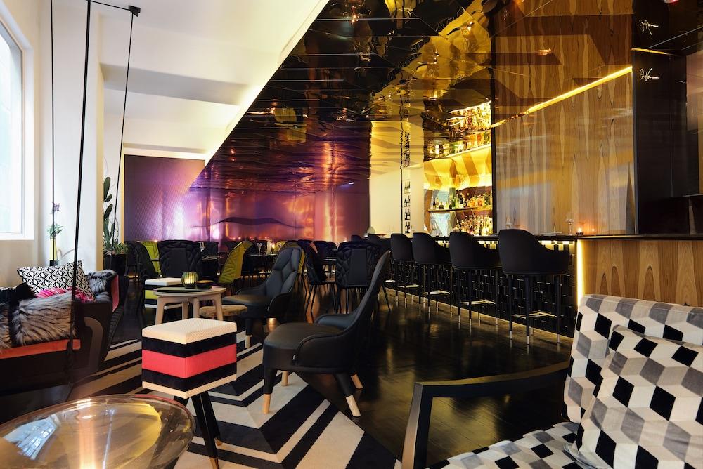 อะเดลฟี โฮเต็ล Hotel เมลเบิร์น ภายนอก รูปภาพ The bar at the 1001 nights lounge