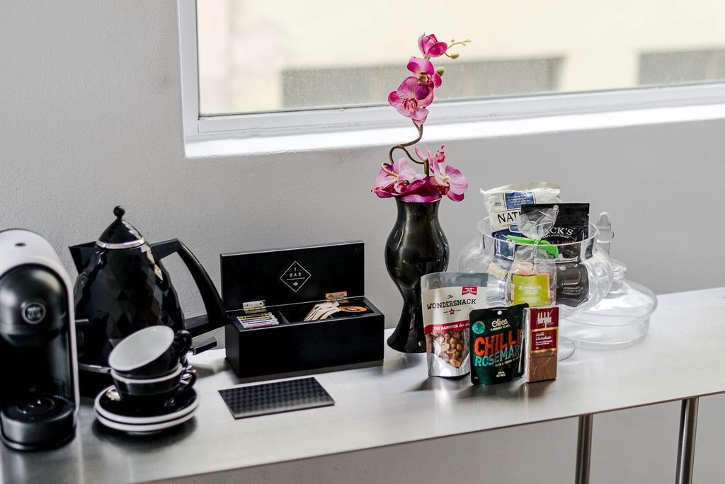 อะเดลฟี โฮเต็ล Hotel เมลเบิร์น ภายนอก รูปภาพ A tea station