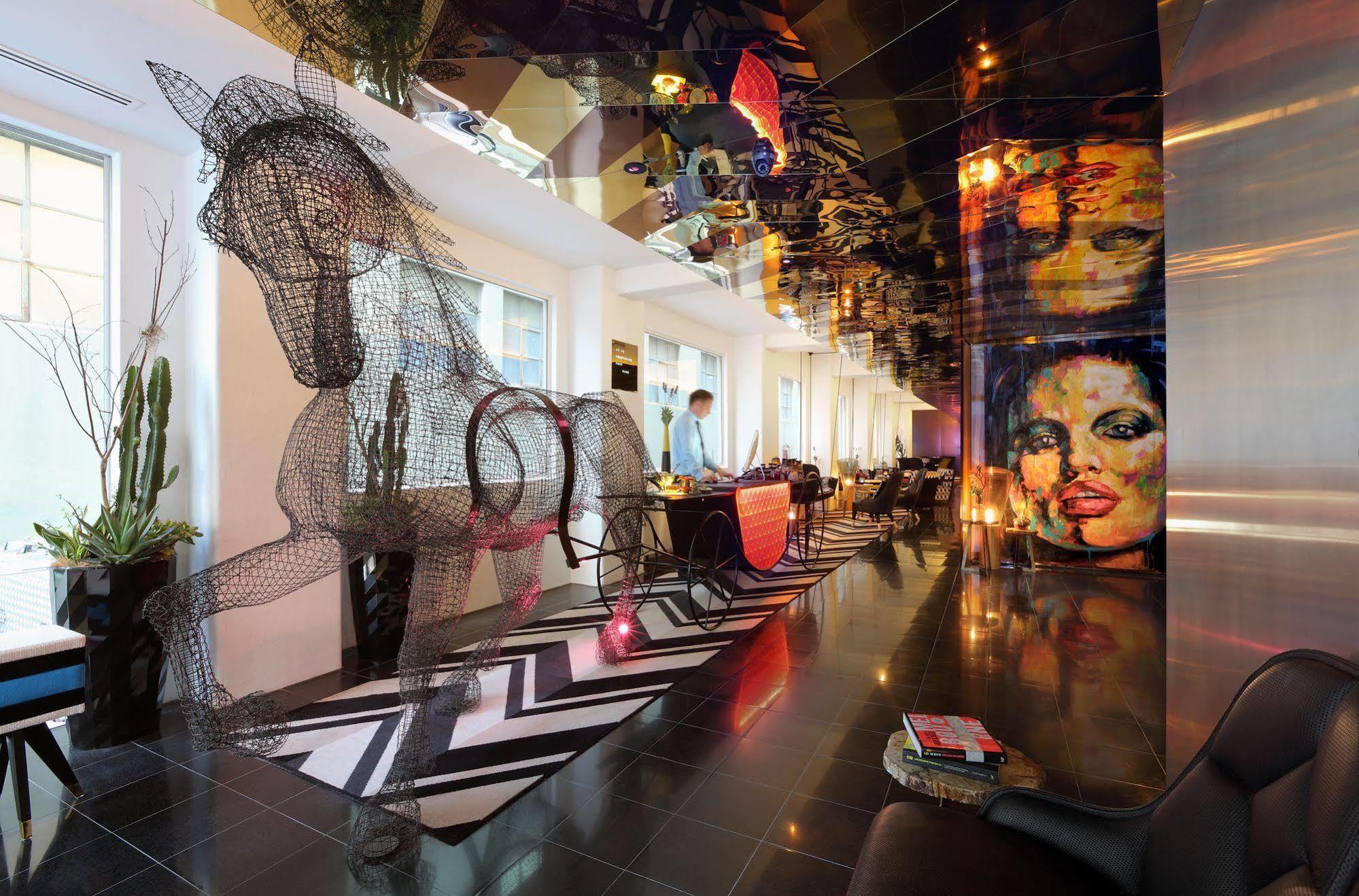 อะเดลฟี โฮเต็ล Hotel เมลเบิร์น ภายนอก รูปภาพ The lobby of the Mandarin Oriental, Munich