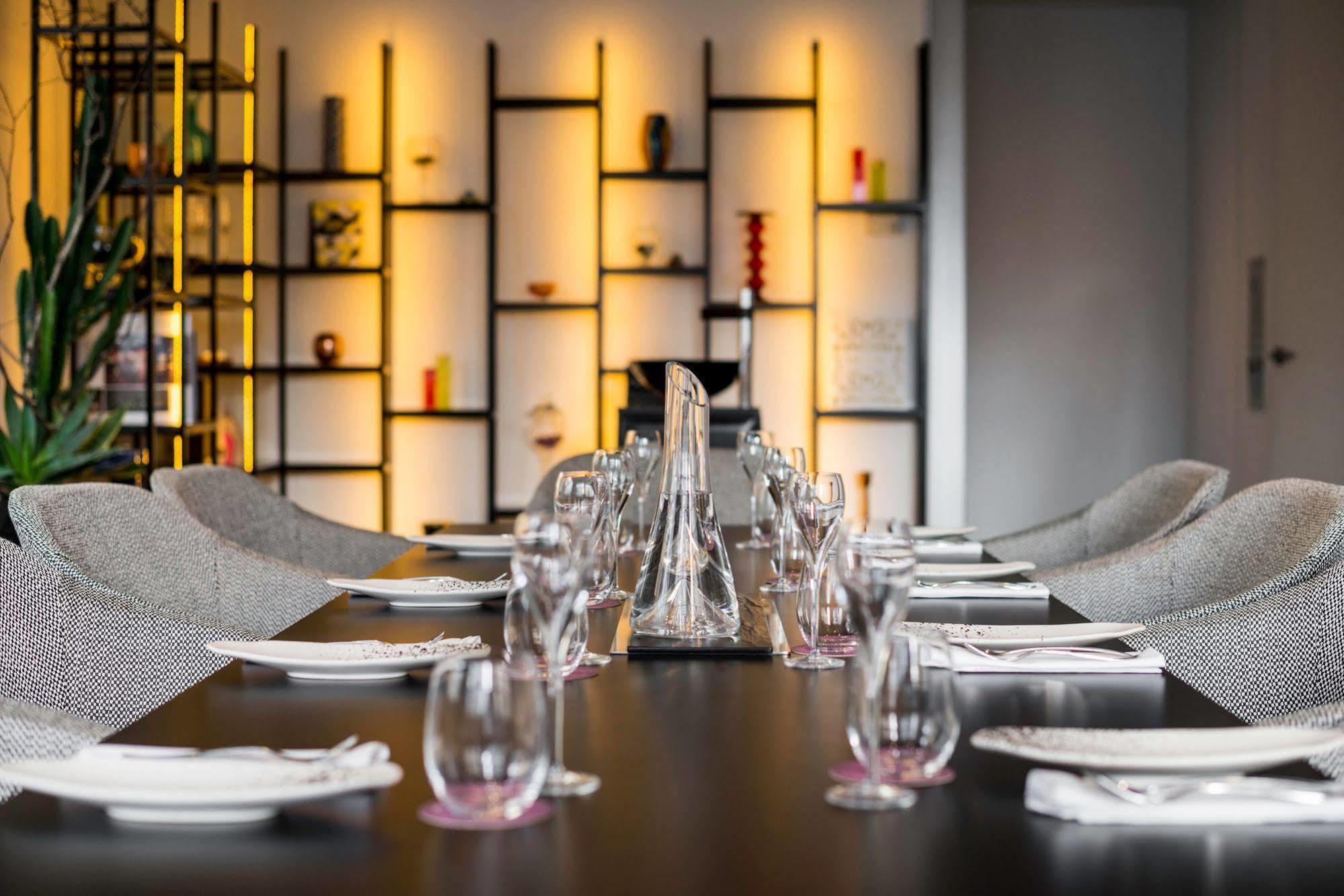 อะเดลฟี โฮเต็ล Hotel เมลเบิร์น ภายนอก รูปภาพ Interior of the restaurant