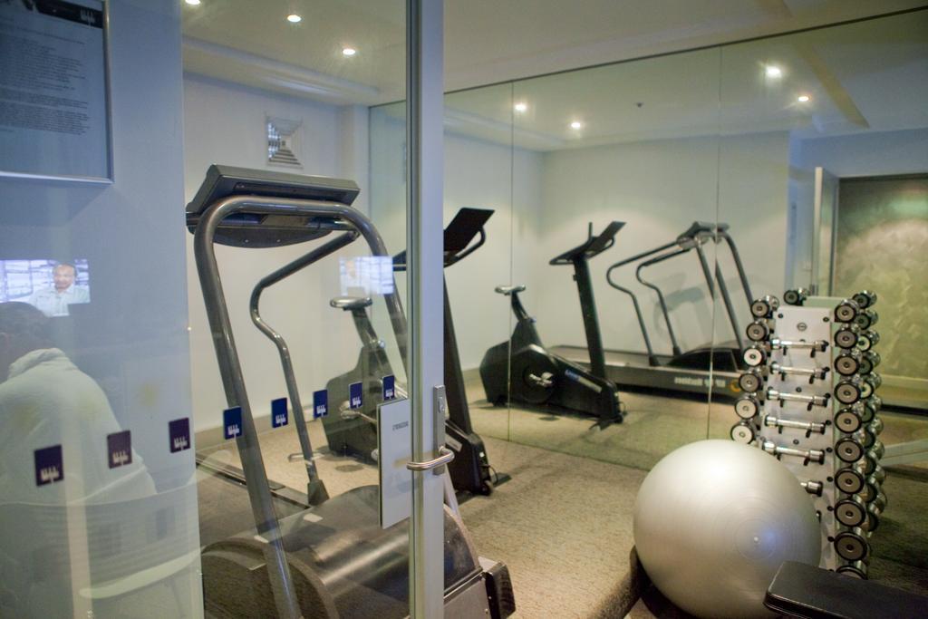 อะเดลฟี โฮเต็ล Hotel เมลเบิร์น ภายนอก รูปภาพ The gym